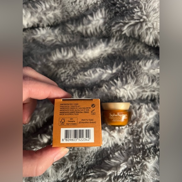 Sulwhasoo Concentrated Ginseng Renewing Cream (0.16floz) - Picture 3 of 8